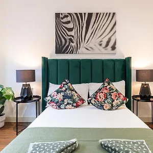https://fashionable-brick-lane.cambridgehotelsuk.com